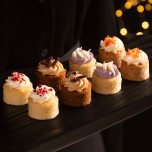 Frank Dale Mini Cake Selection 1x48