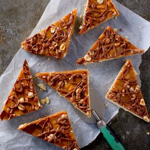 Mademoiselle Salted Caramel & Nut Slice 1x12ptn
