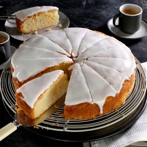 Mademoiselle Iced Lemon Drizzle Cake 1x14ptn
