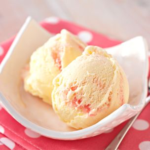 Summertime Raspberry Ripple Soft Scoop Ice Cream 1x4L