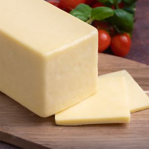 Vittorios Mild Block Cheddar Cheese (Nominal) 1x2.5kg