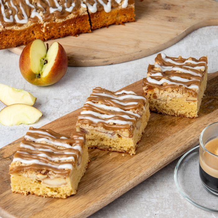 Sidoli Patisserie Apple Traycake (18 Portions) 1x1.95kg